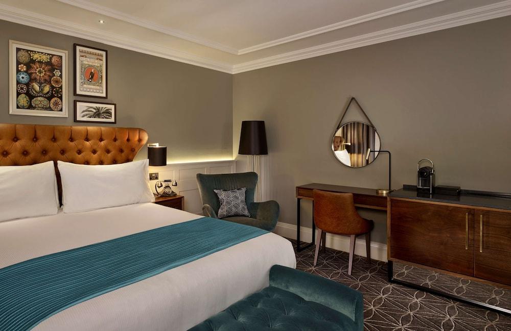 100 Queens Gate Hotel, Curio Collection By Hilton London Bagian luar foto