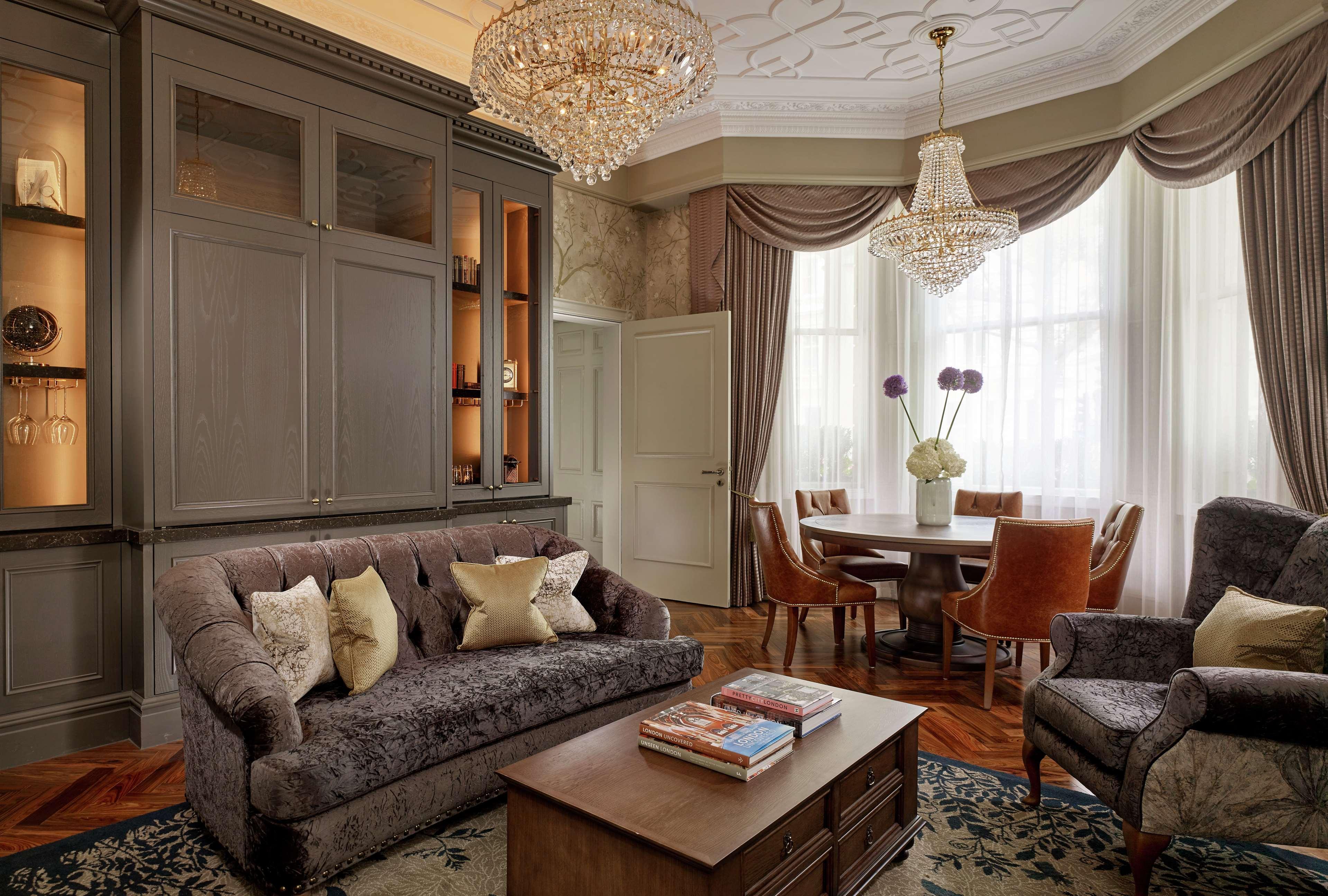 100 Queens Gate Hotel, Curio Collection By Hilton London Bagian luar foto